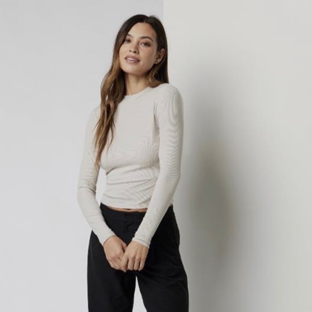 Vuori Long Sleeve Mock Neck Top
